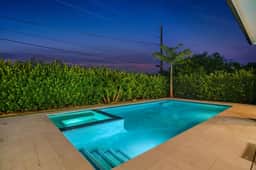 A Morningside Luxury Escape - New Build-Pool & Spa - Image 3
