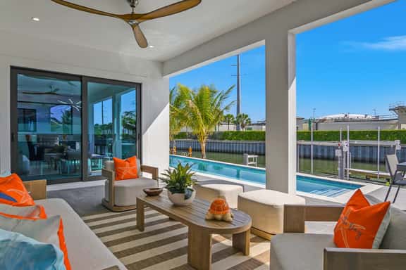 Marco Luxe Retreat / Waterfront - Image 1