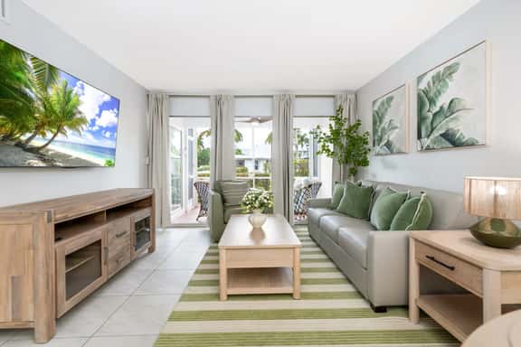 Emerald Oasis Naples • Luxury Stay by 5th Ave - Image 1