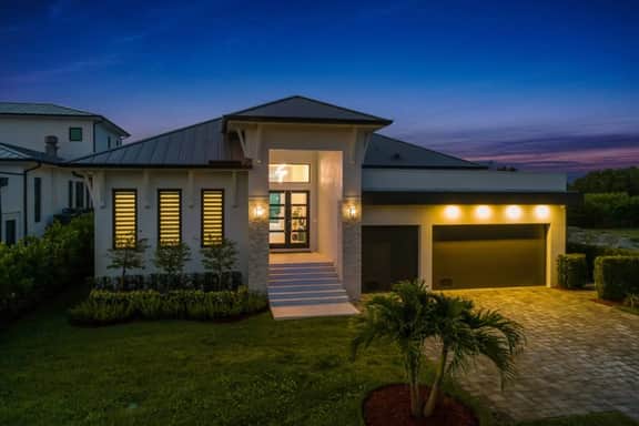 A Morningside Luxury Escape - New Build-Pool & Spa - Image 2